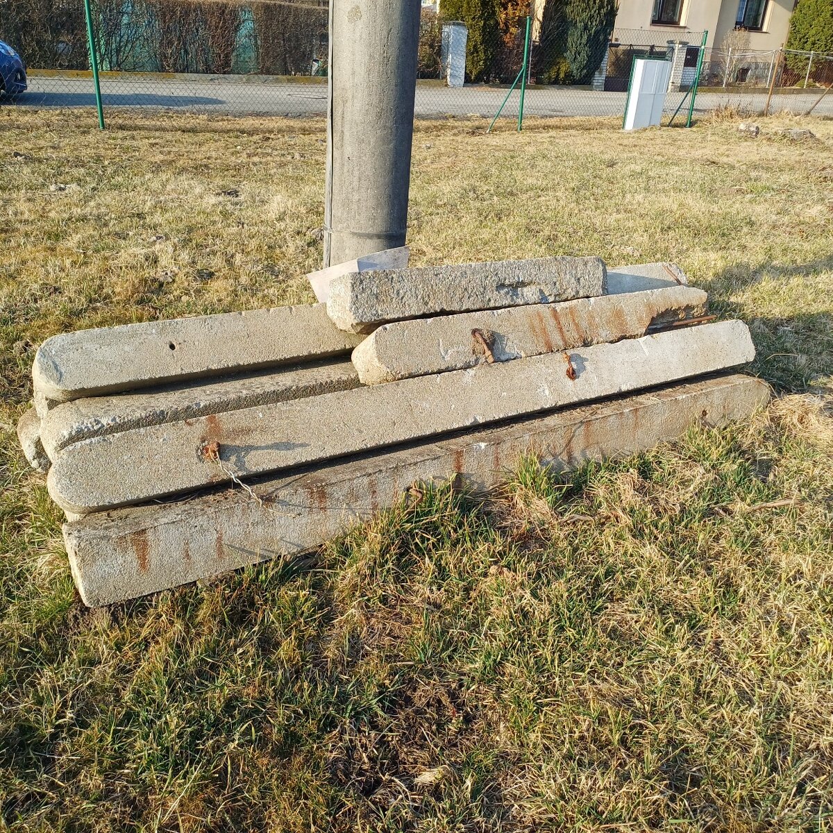 Betonové plotové sloupky (KUNY)