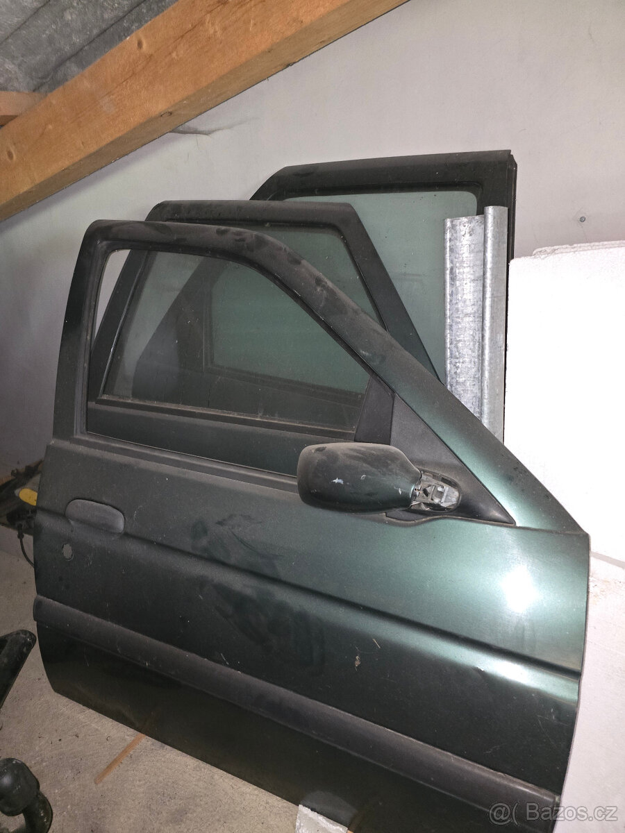 Prodám, dveře Ford escort gal VII sedan