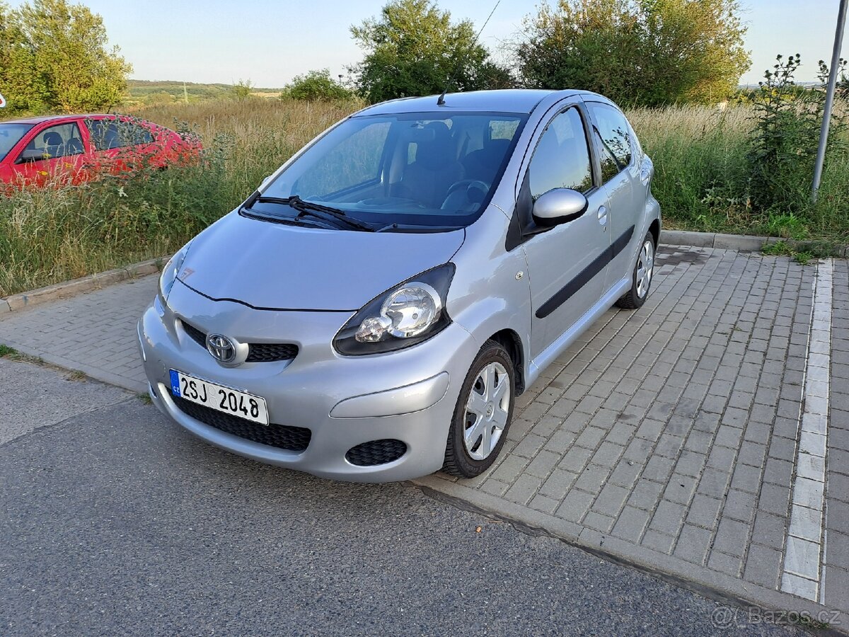 Toyota Aygo 2011, 1.0 50kw 126 000km, STK, Dál.známka