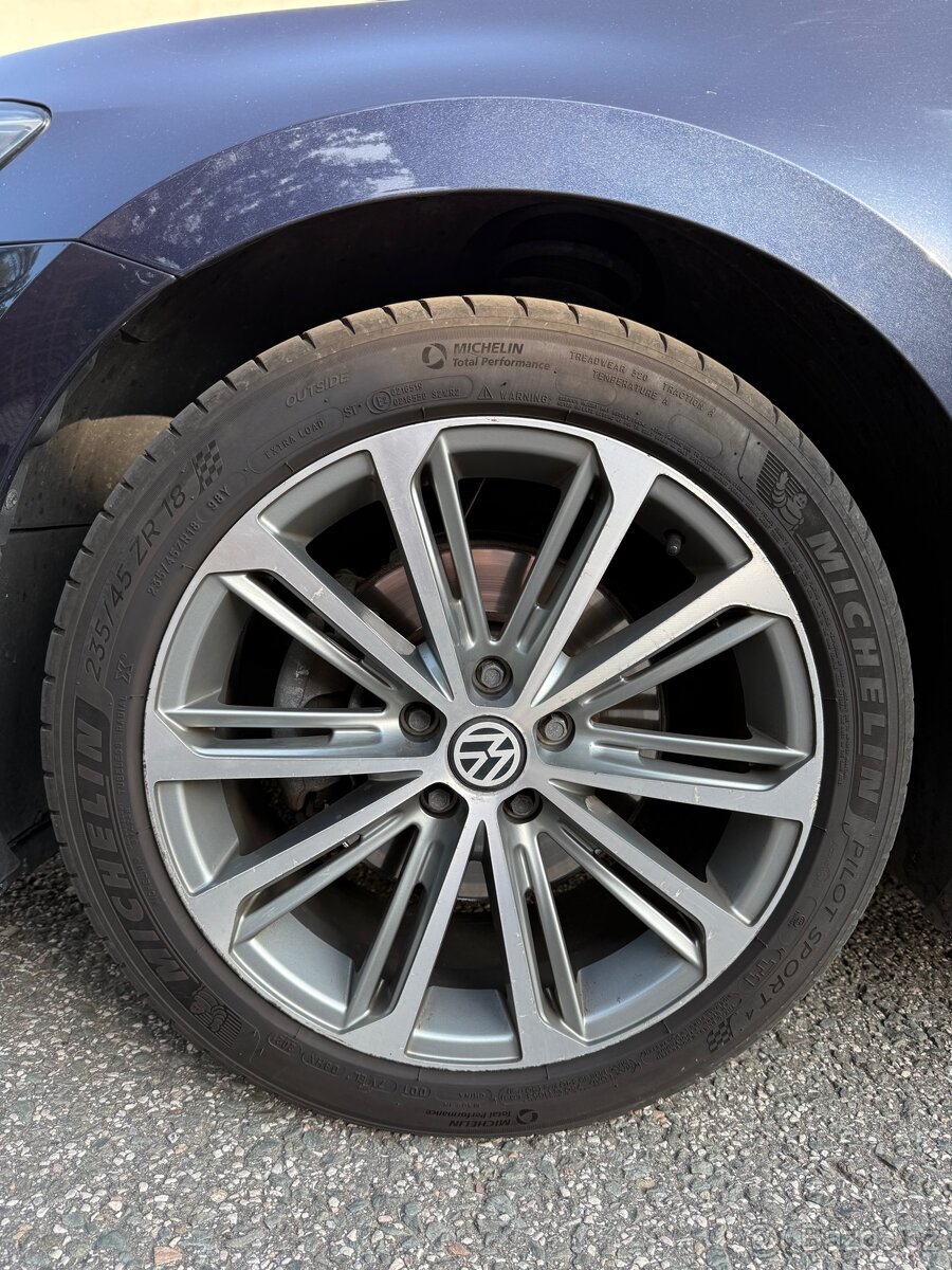 Prodám alu kola VW 18” + téměř nové Michelin Pilot Sport 4