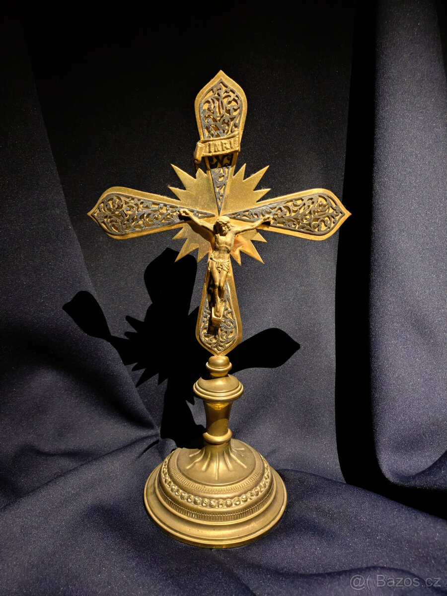 Prodám stolní kříž, krucifix Inri