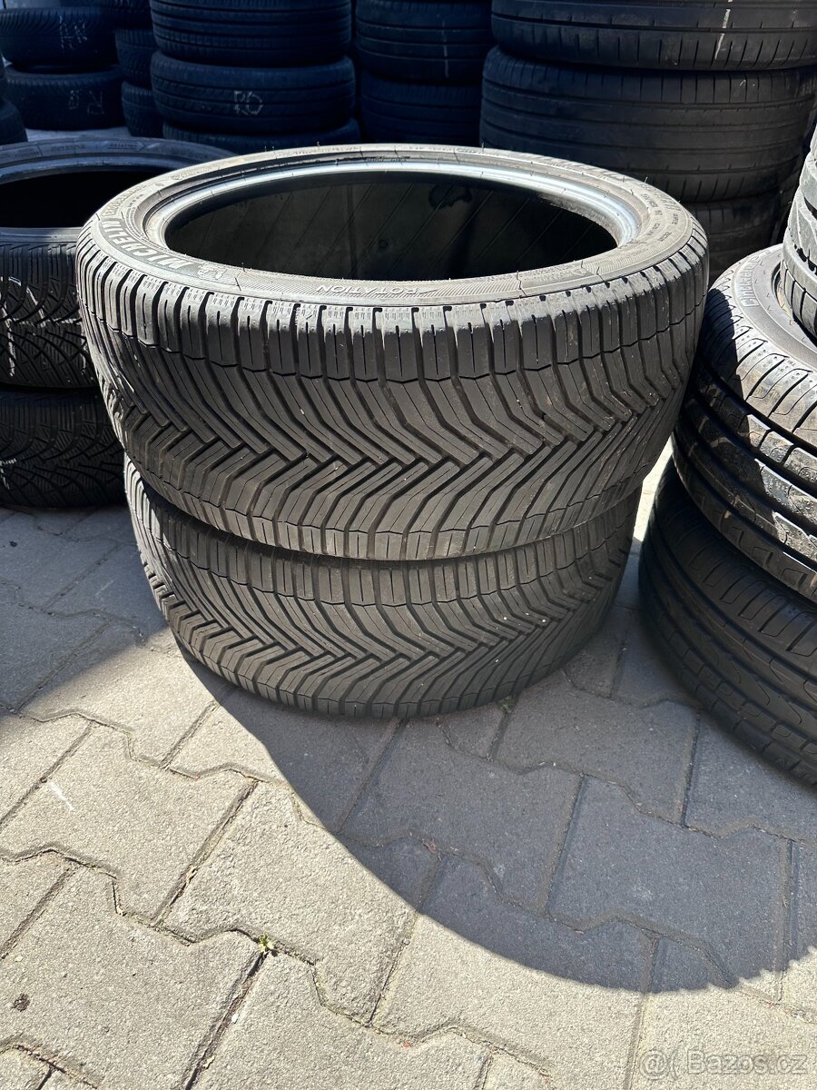 2ks celoročních pneu 235/40 R18 - Michelin