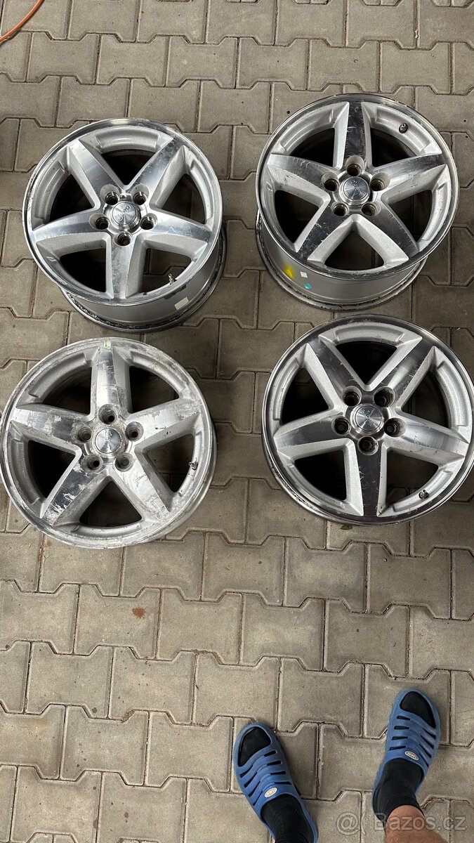 Jeep Cherokee KK kola R17