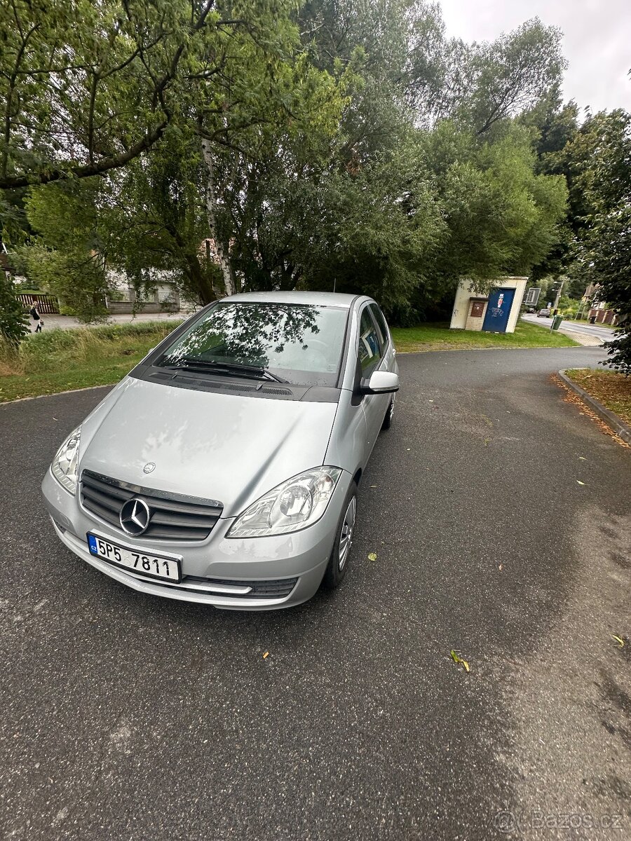 Mercedes-Benz A160 1.5 benzin, rok 2012, automat