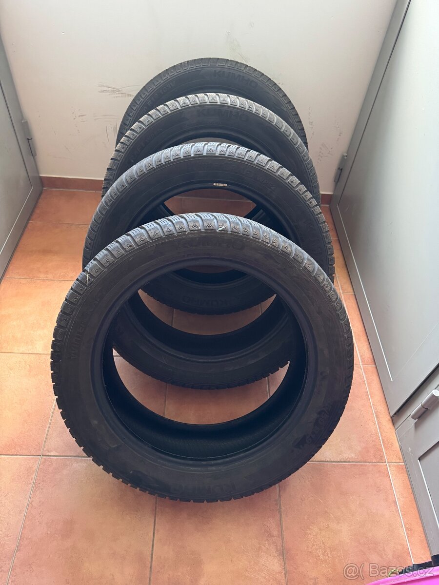 Kumho zimní 235/50/19 DOT 20/24 vzorek 7,4 mm