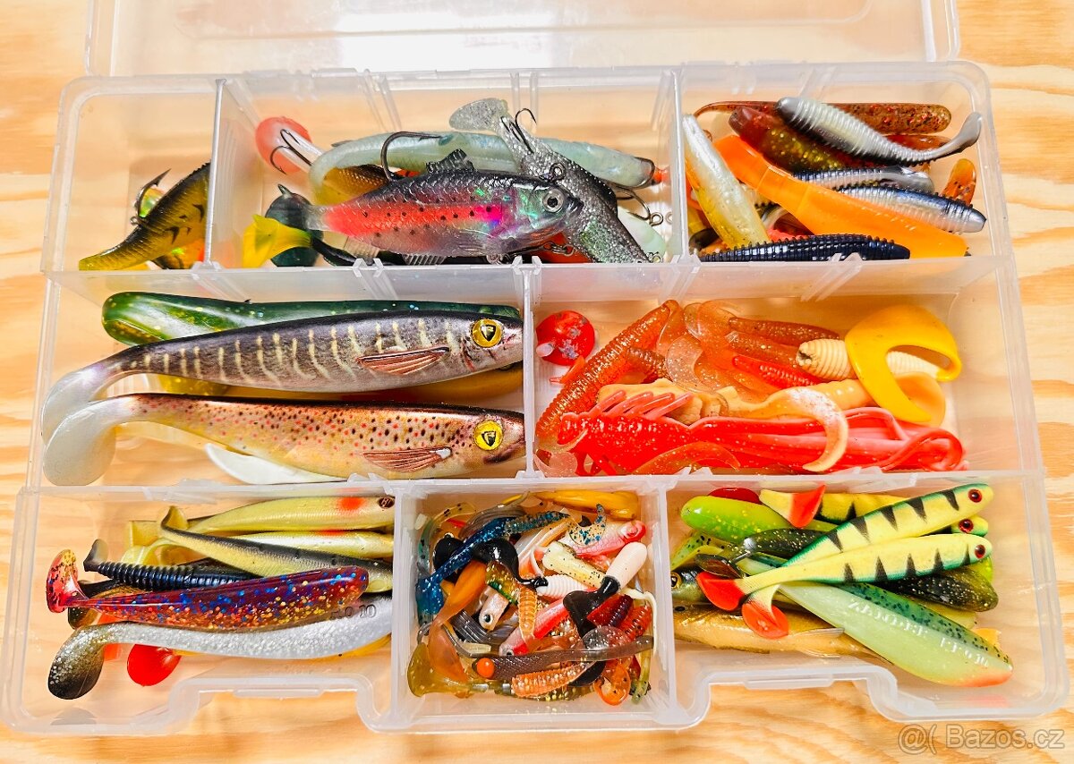 VELKÝ SET GUMOVÝCH PŘÍVLAČOVÝCH NÁSTRAH CCA 70-80 KS + BOX