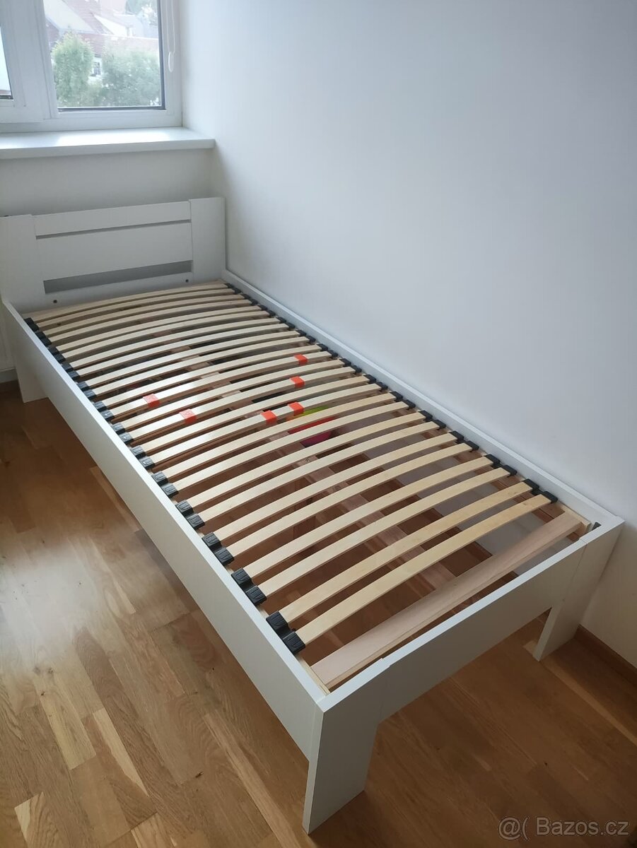 Jednolůžková postel 90×200 cm s matrací a roštem