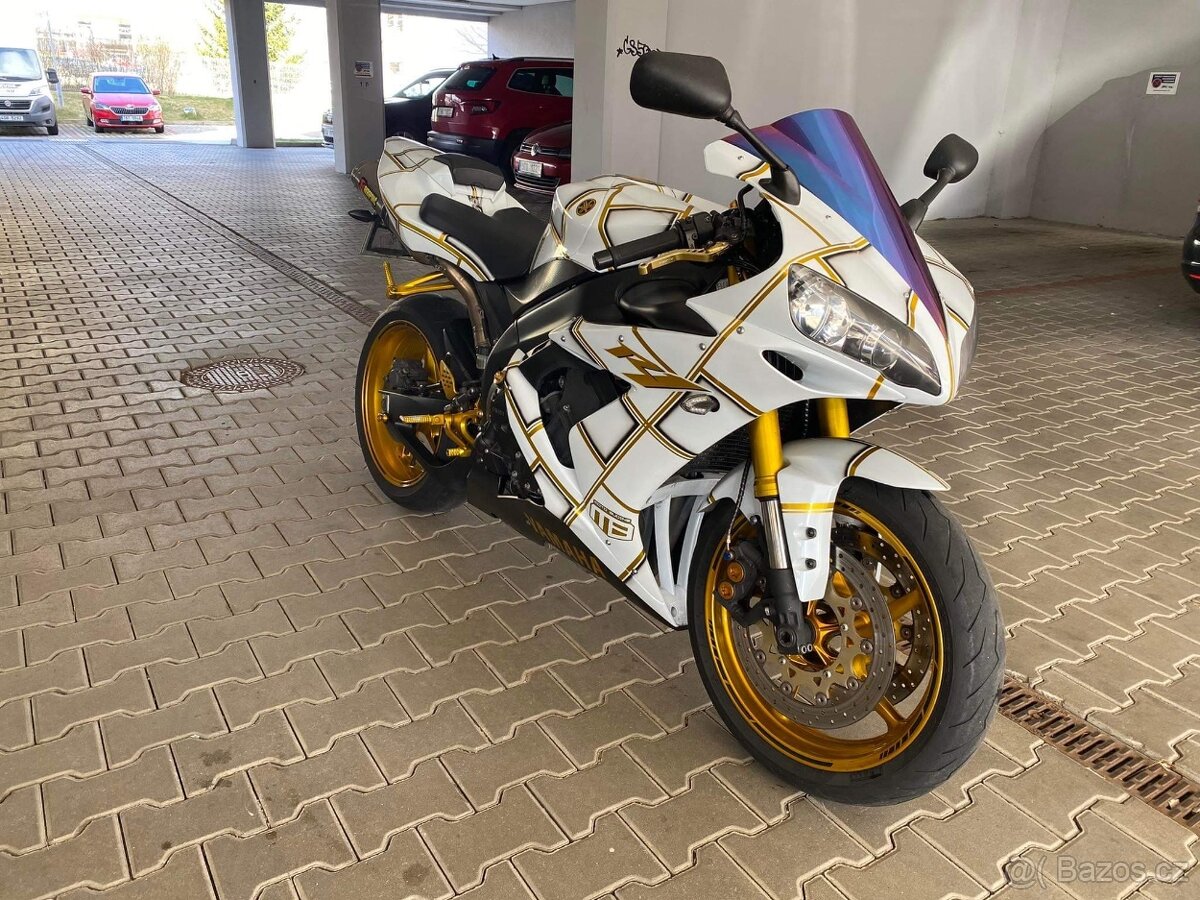 Yamaha R1 rn12