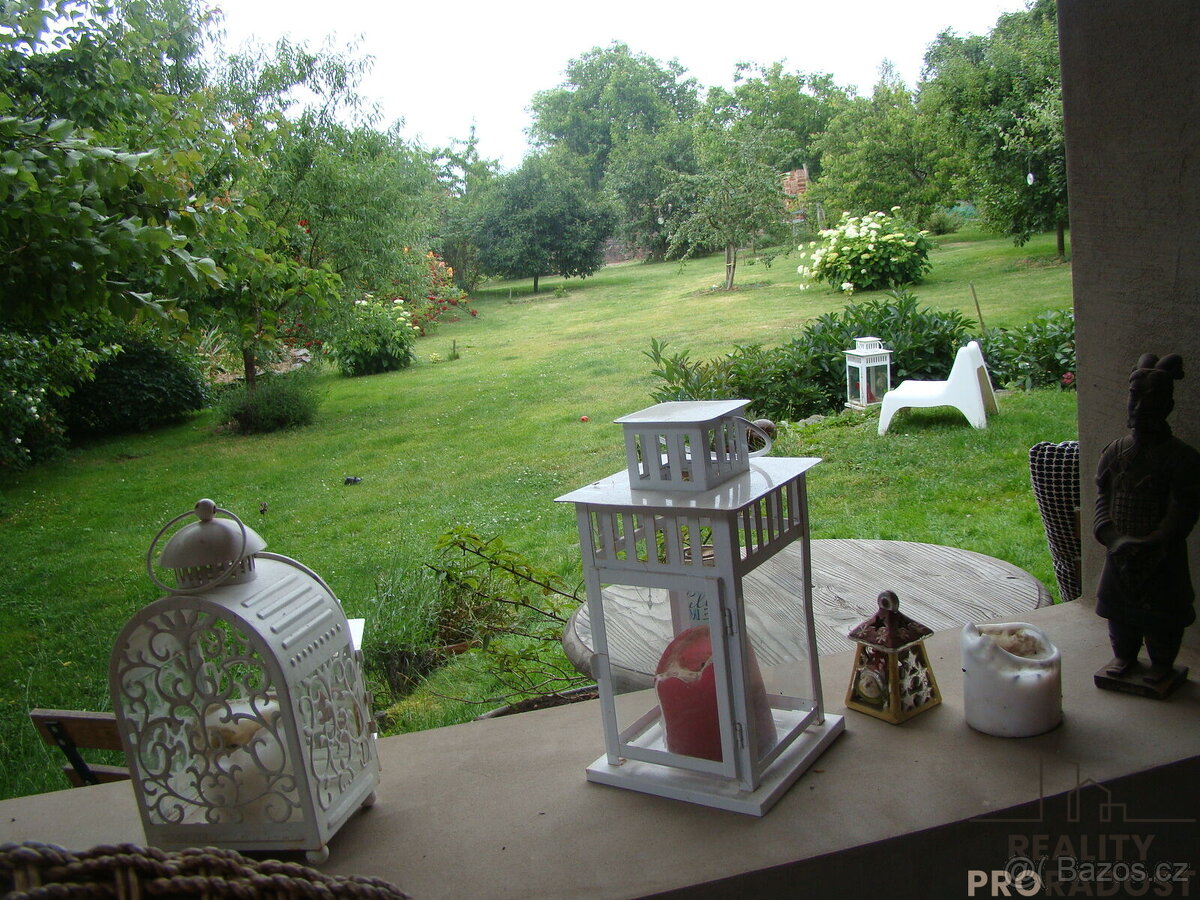 Prodej rodinného domu se zahradou a stavebním pozemkem v Hoř