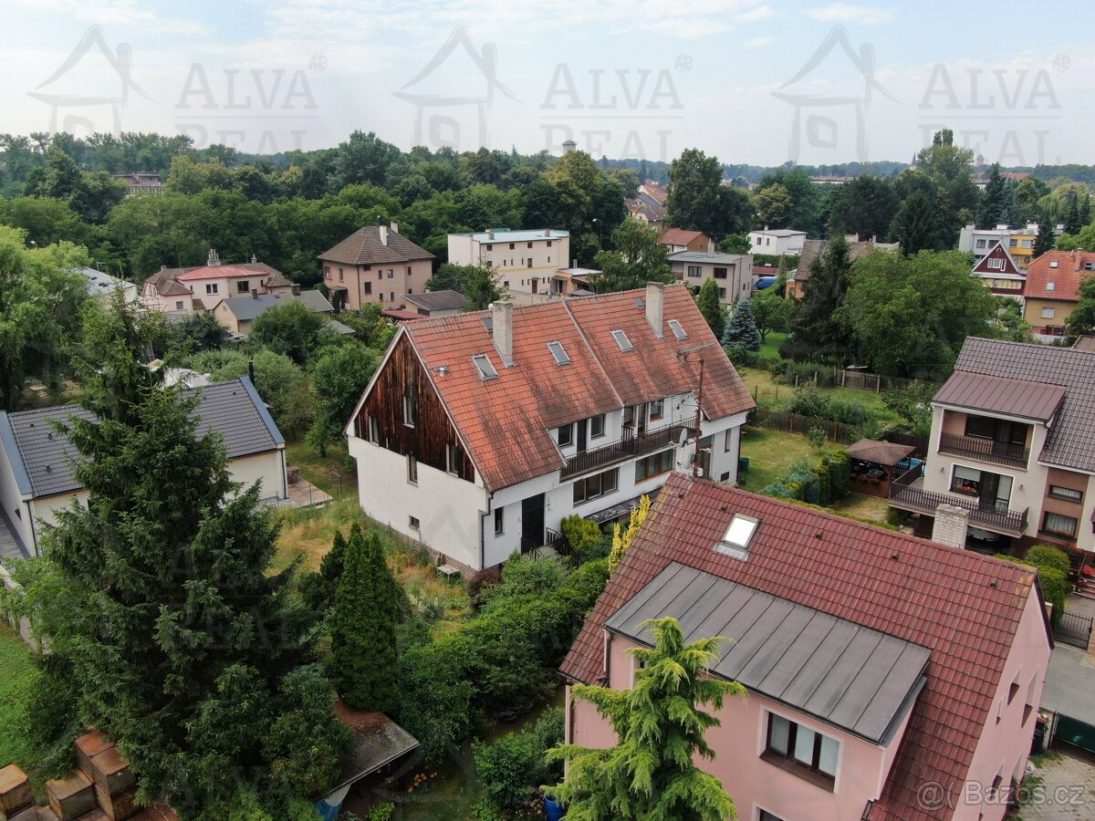 Prodej čtyřpodlažního RD CP 267 m², všechny IS, garáž, ba...