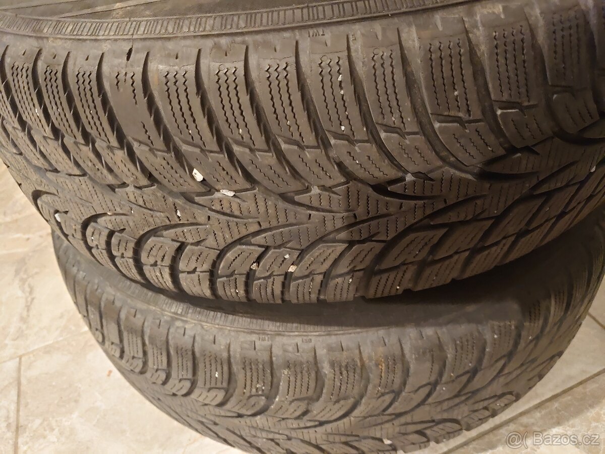 2 ks zimních pneu Nokian 185/65/15