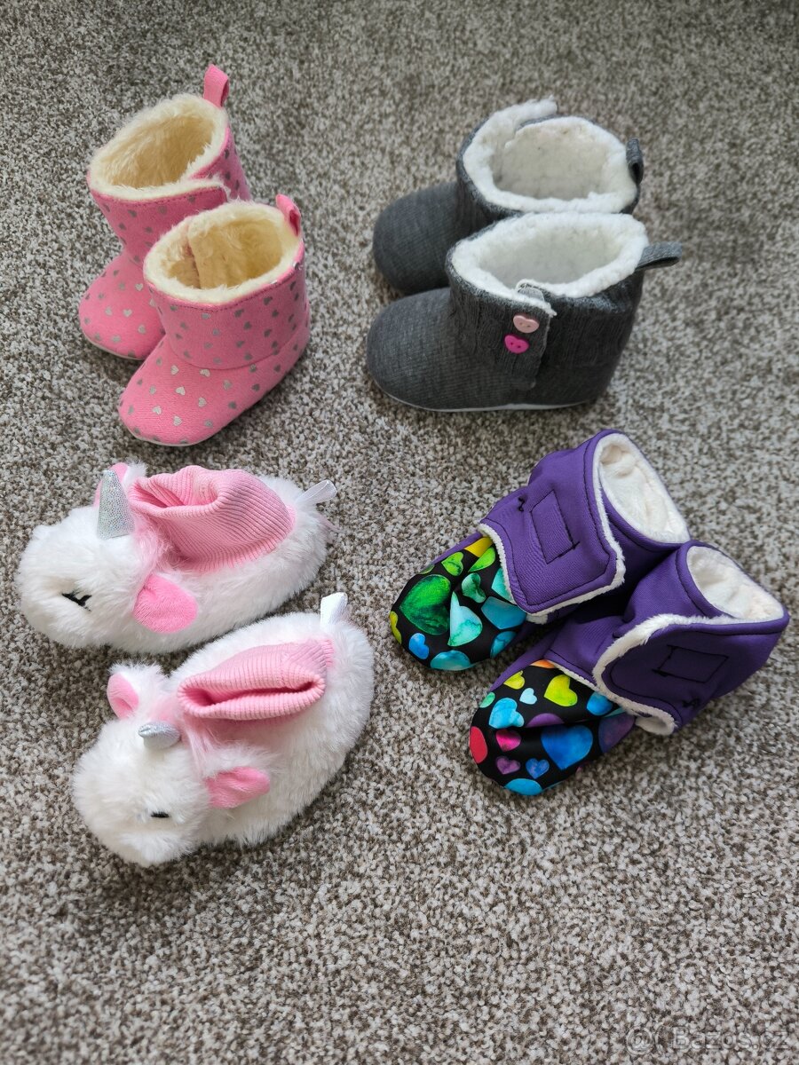 Dívčí zimní capáčky vel. 18-19