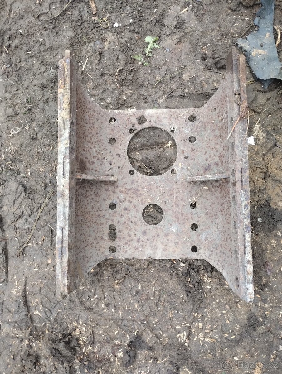 Zetor konzole závěsu