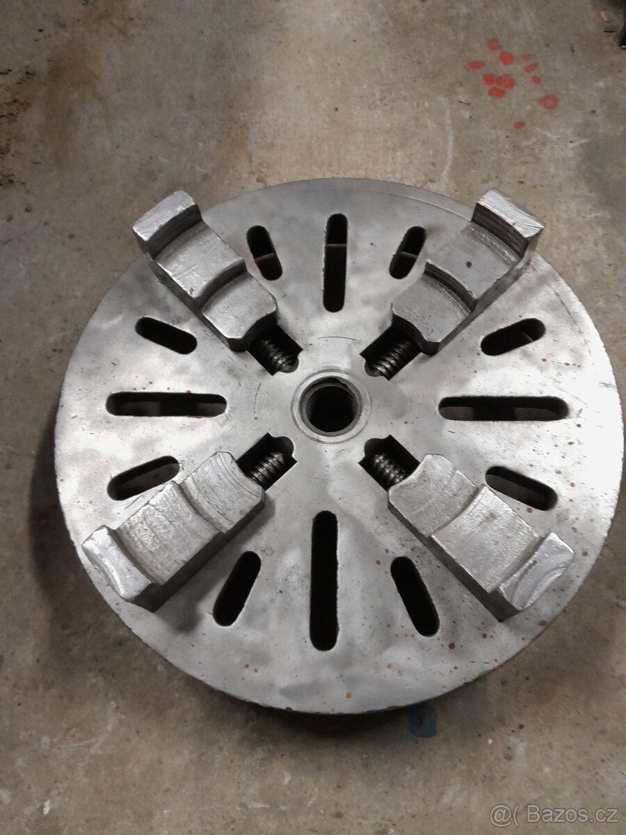 Lícní deska 400, nesoustředná.