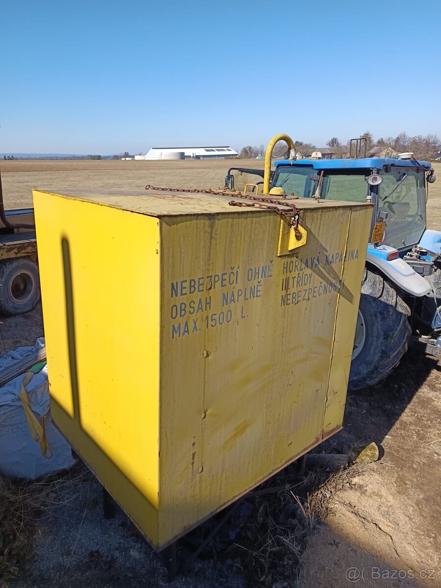Nádrž na naftu  1500 litrů
