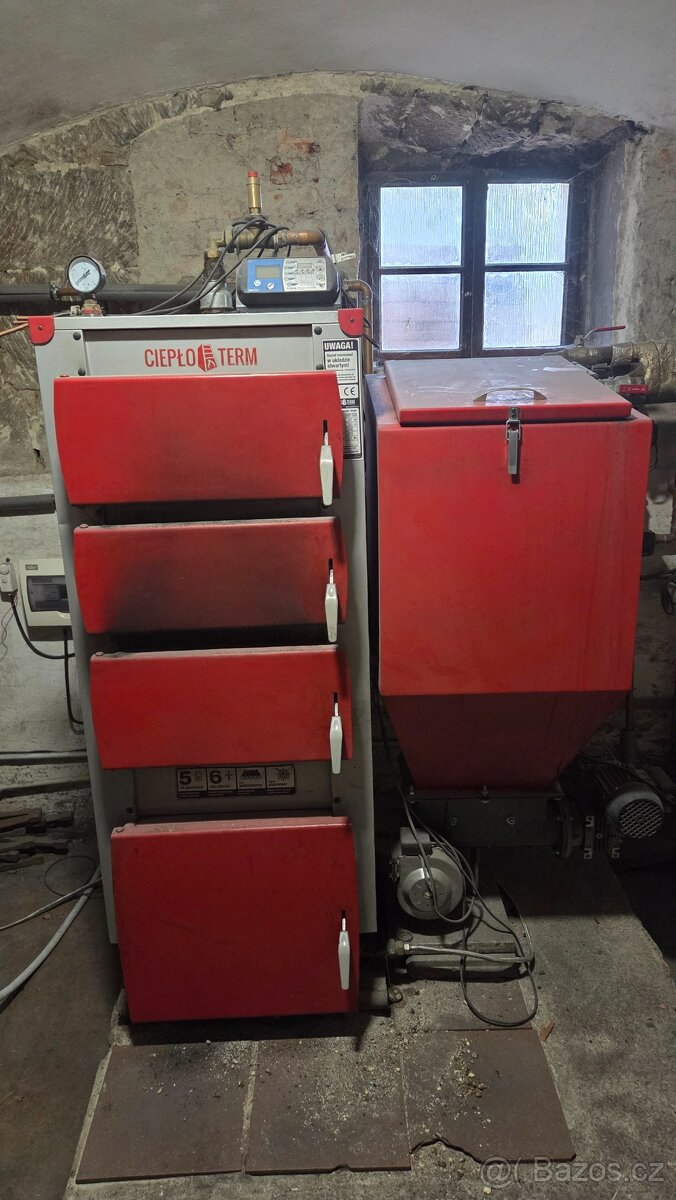 Automatický kotel na uhlí s podavačem