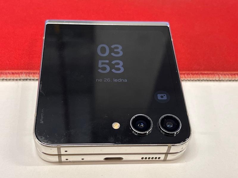 Samsung Galaxy Z Flip 5 Cream