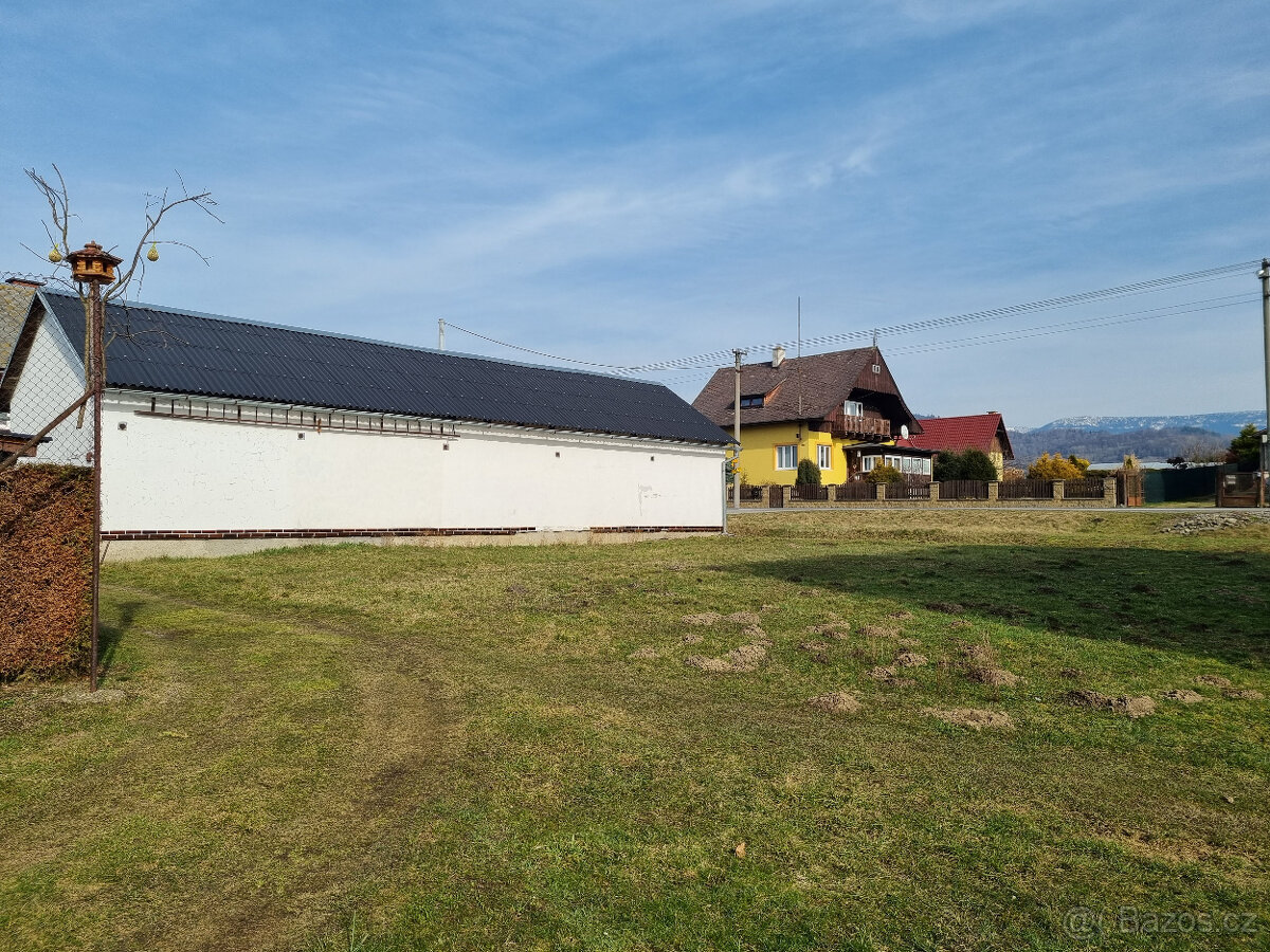 Soubor malých stavebních pozemků ve Velkých Losinách