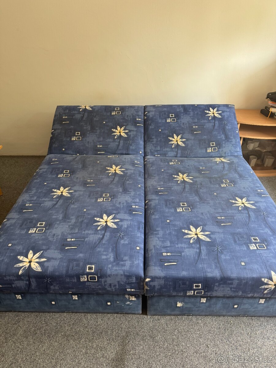 2 postele s úložným prostorem