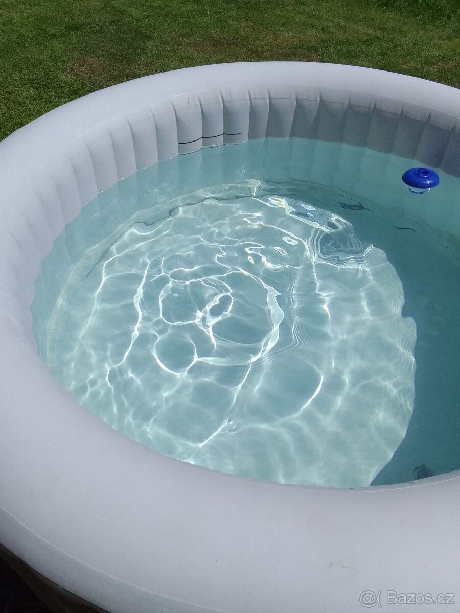 Zánovní jednotka intex