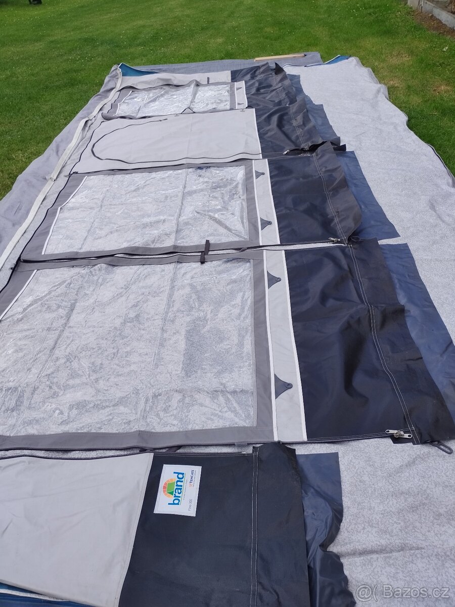 uzavíratelný stan ke karavanu