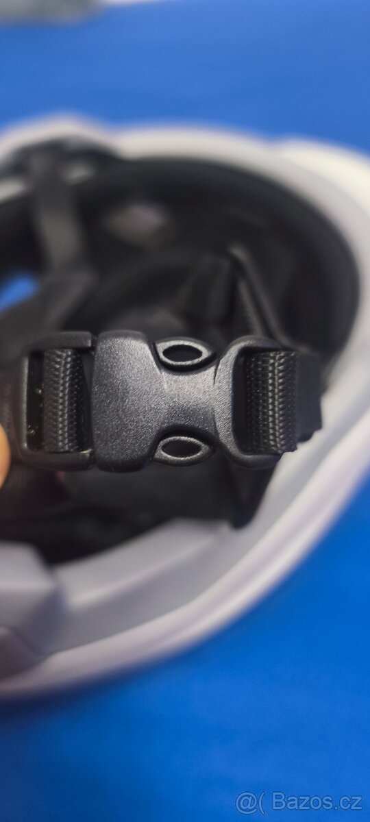 cyklisticka helma fox