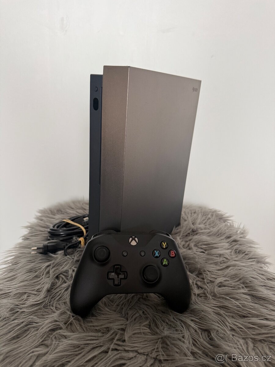 XBOX ONE X 1TB GOLD LIMITED EDICE