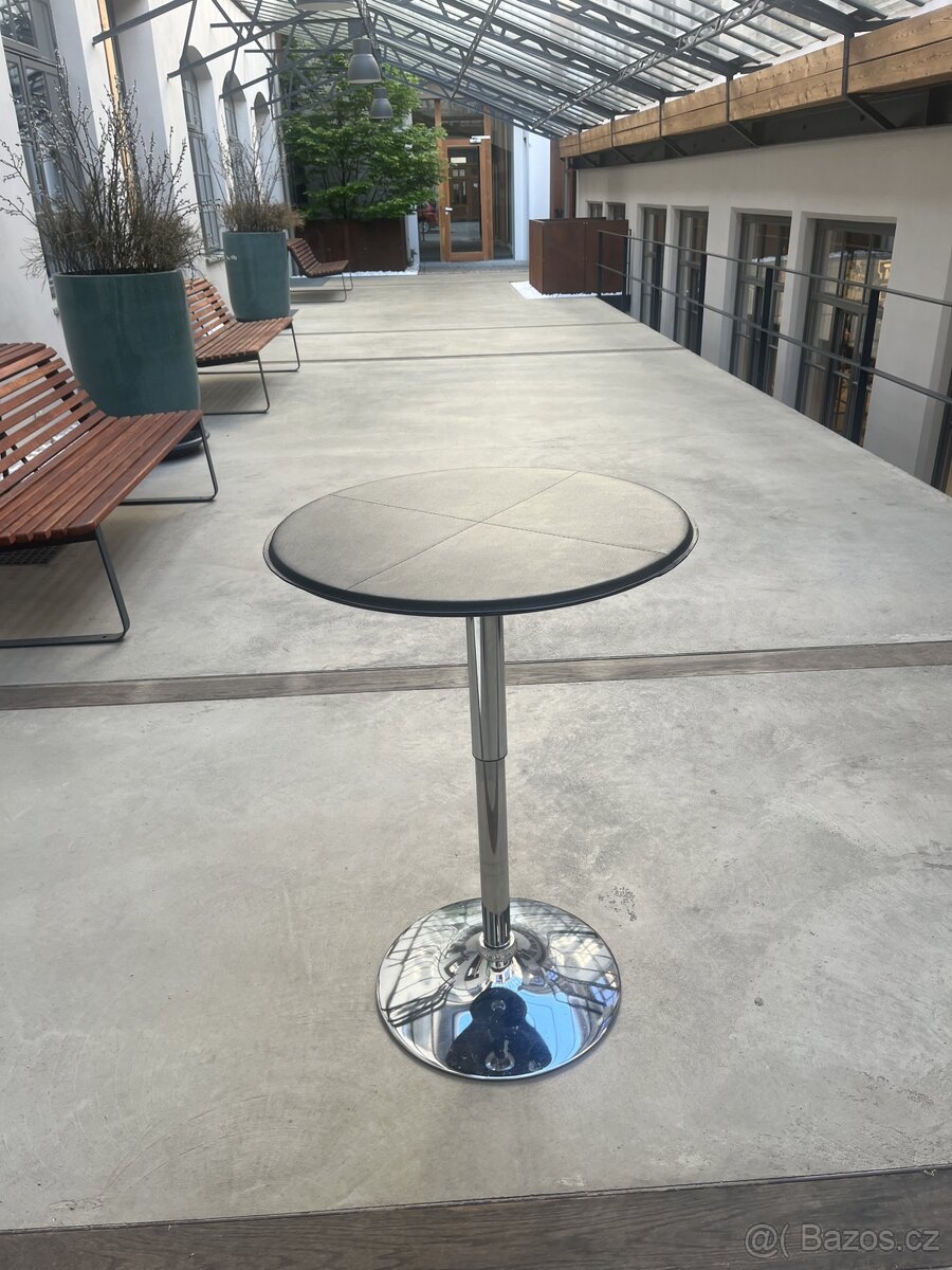 Barový koktejlový stůl stolek