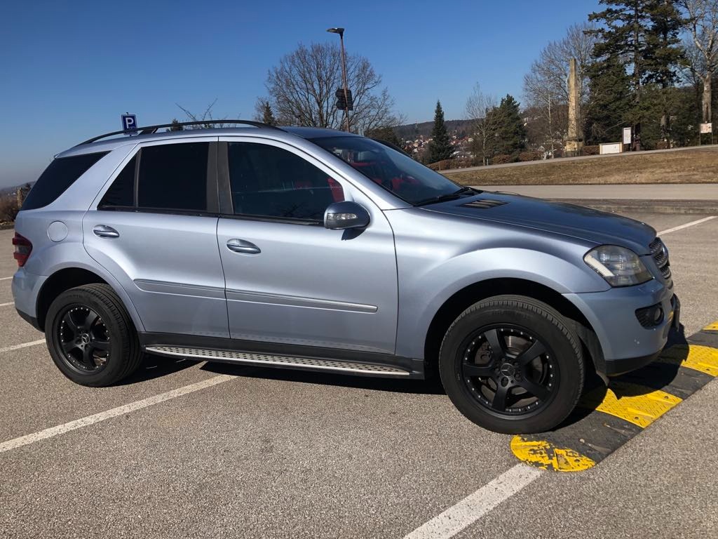 Mercedes-Benz ML320