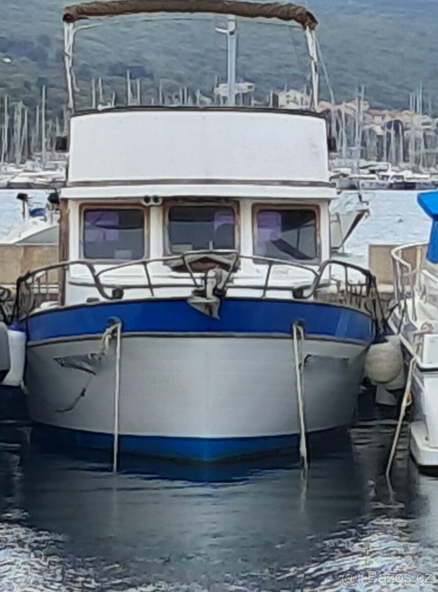 Motorova kajutova lod