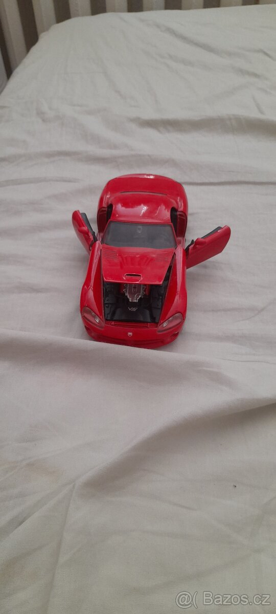Dodge viper srt/10 2003 motor max 1/24