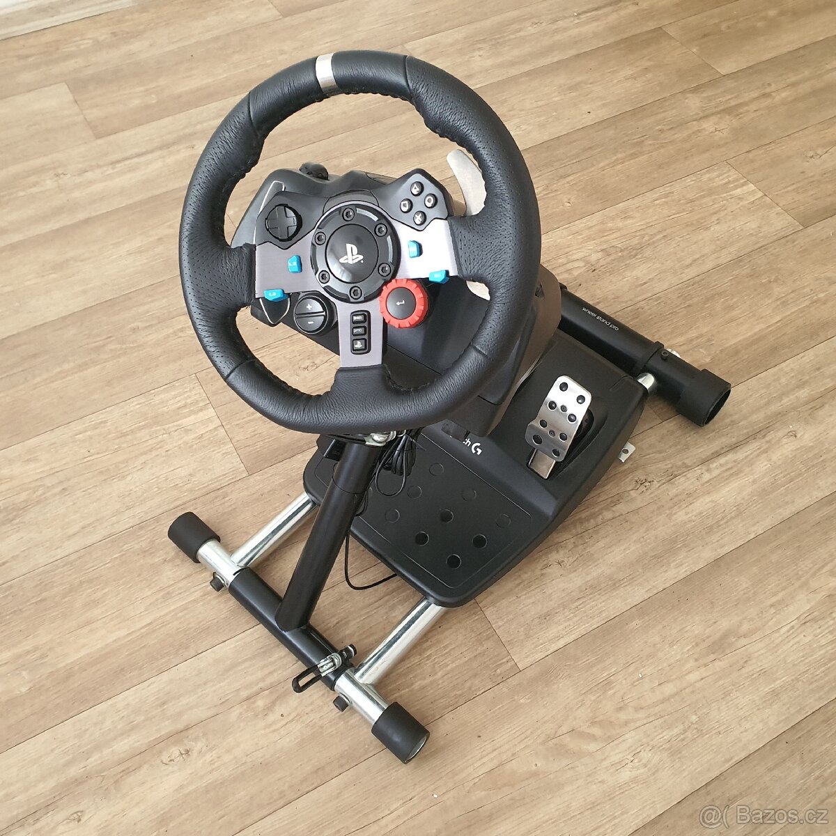 Volant včetně pedálů a stojanu PS3/PS4