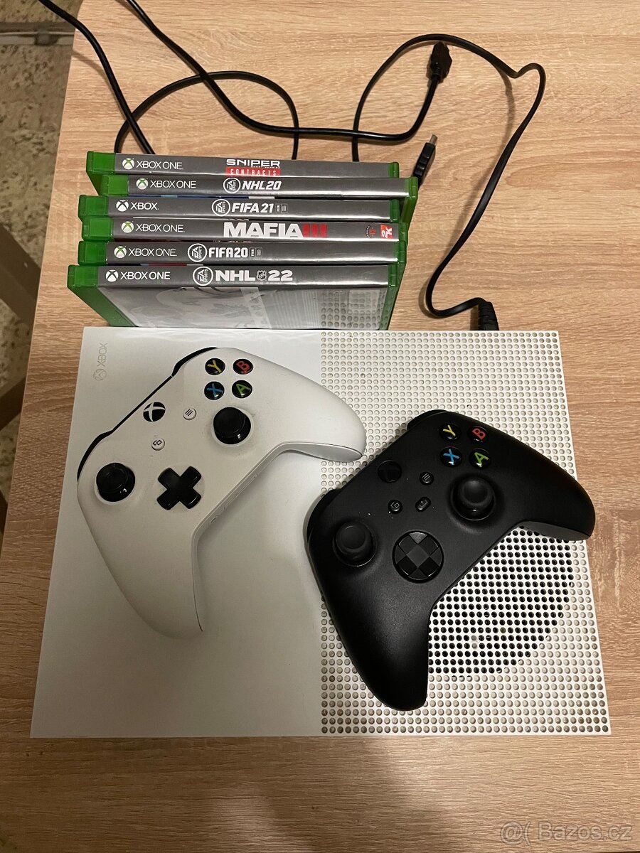 Xbox one 2x ovladače, hry