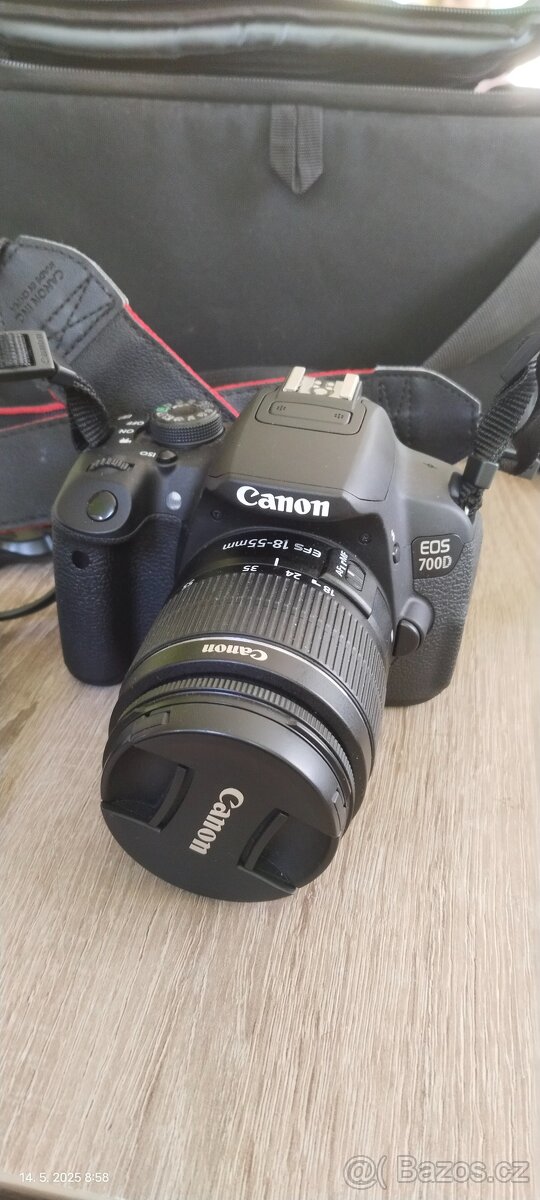 CANON EOS 700D