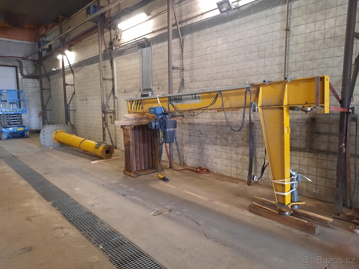 Sloupový jeřáb DEMAG 1,6 T