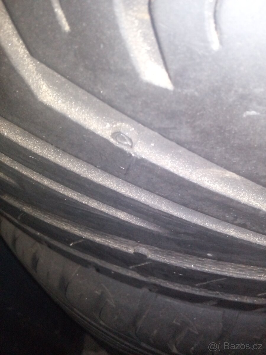 ELEKTRONY 17 - 235/45 R 17