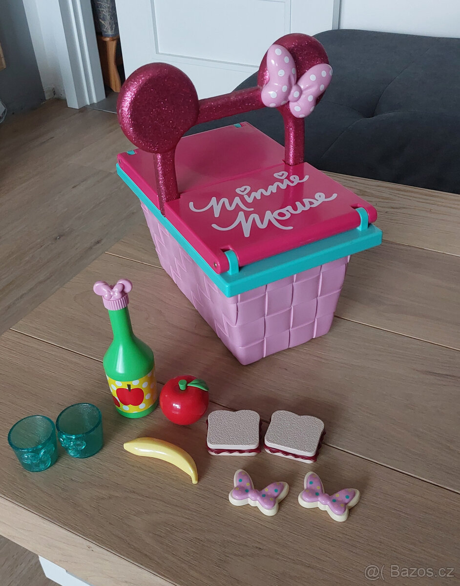 MINNIE PICNIC