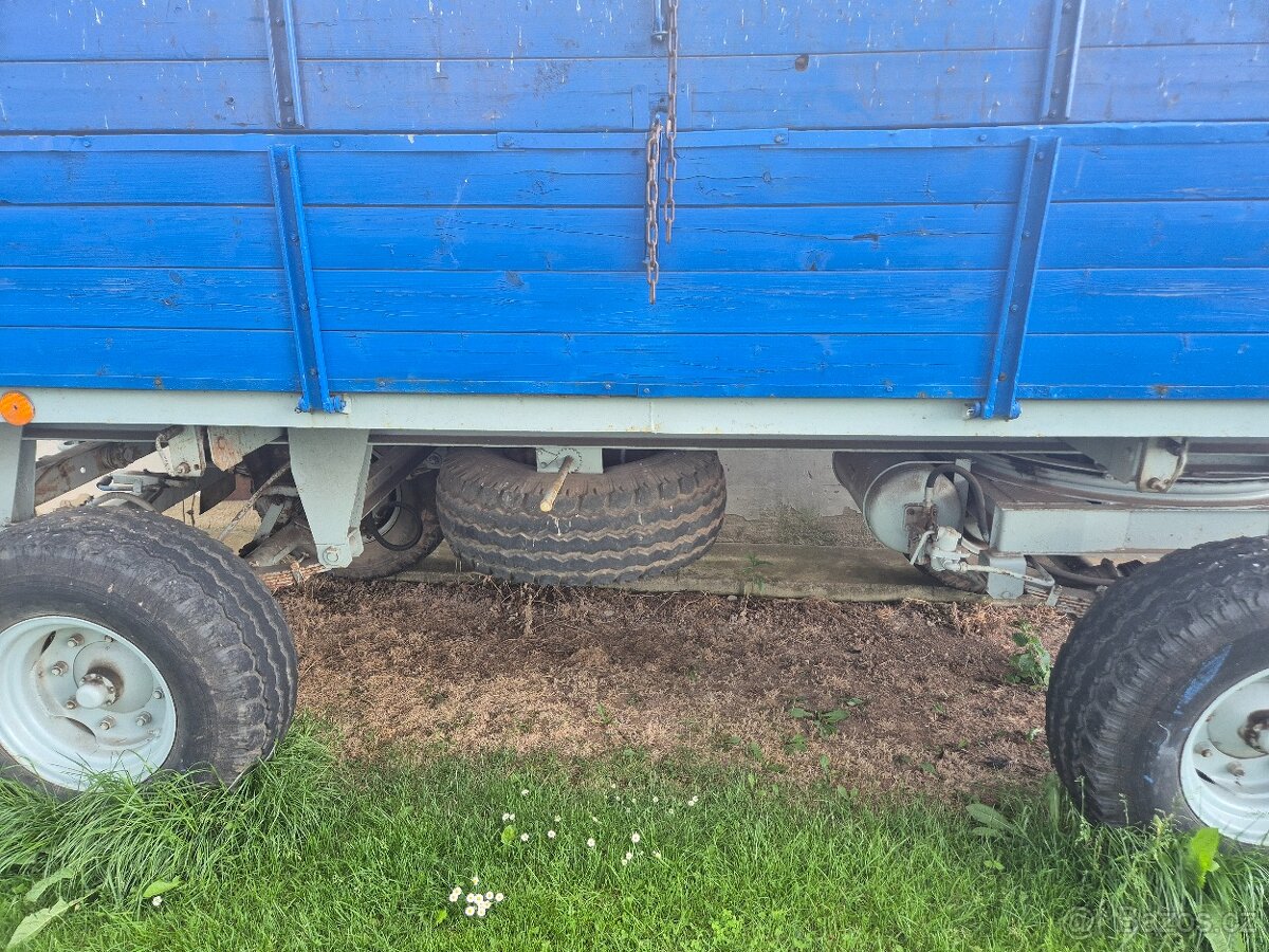 Vlek za traktor 8tun
