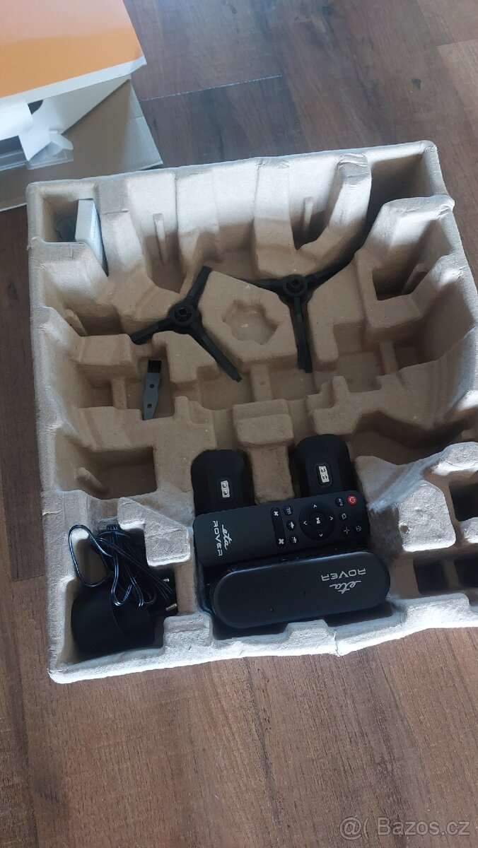 Robotický vysavač Eta Rover