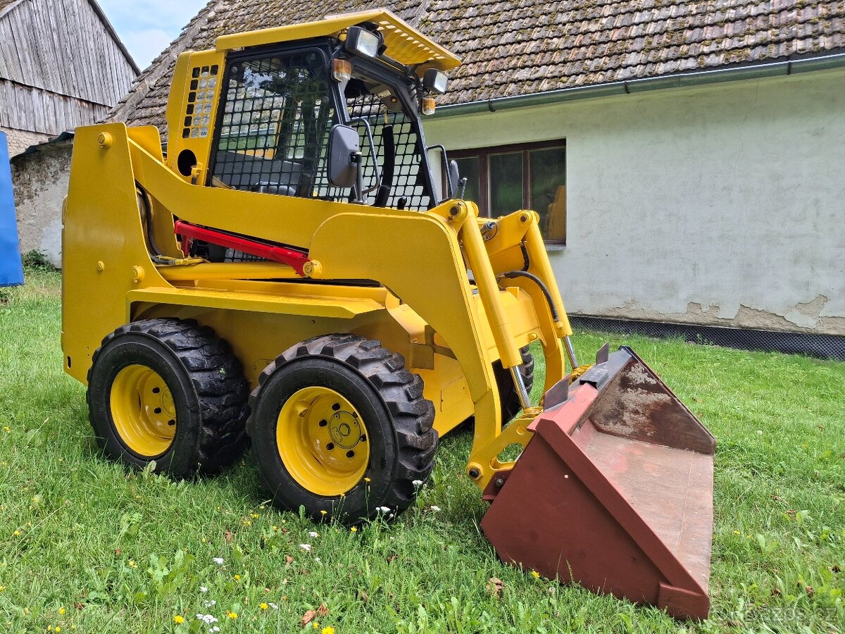 Smykový nakladač