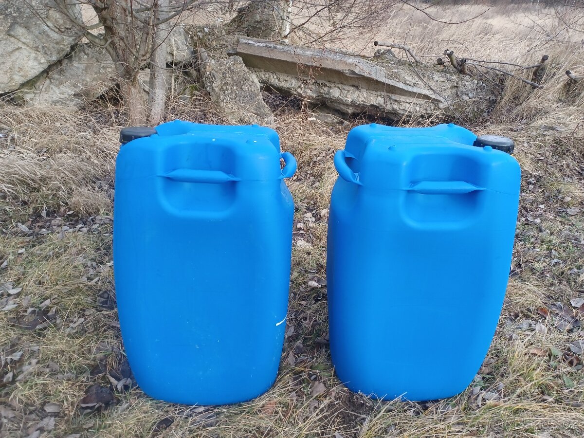 Prodám čistý plastový kanystr 60l