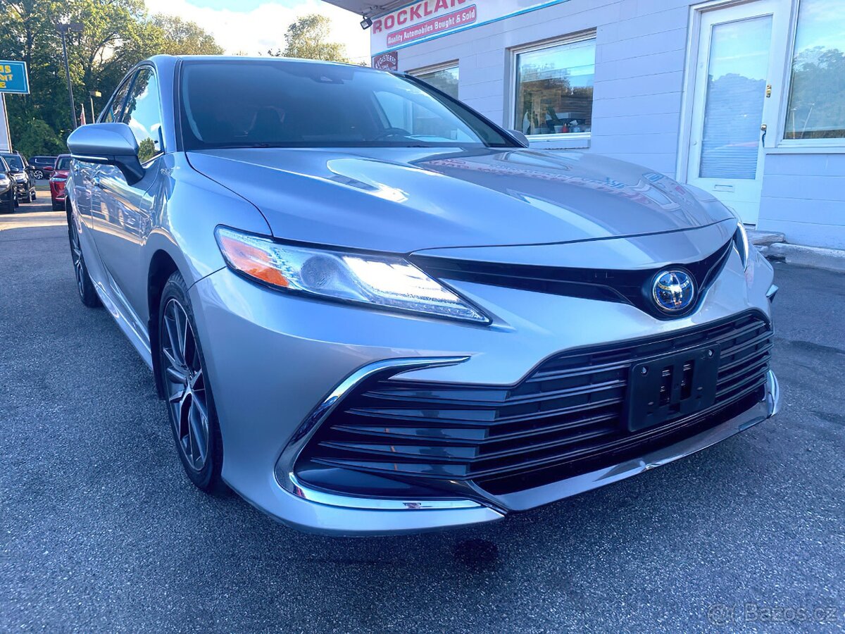 Toyota Camry Hybrid 2.5L XLE, 152 000 km, 2022