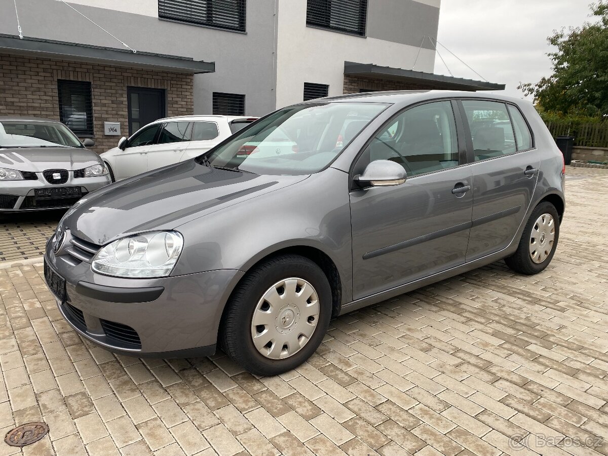 VW Golf 1.4i, r. 2005, naj. 118000 km, klimatizace, nová STK