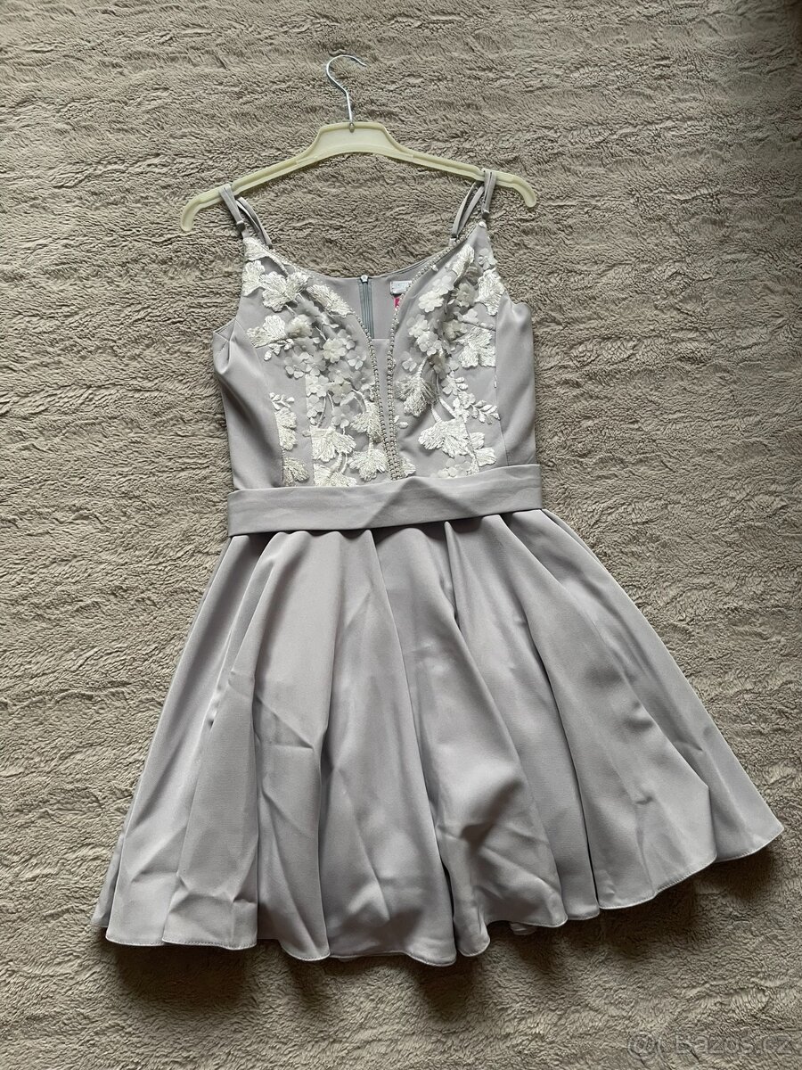 Plesové společenské krátké šaty se zdobením - bílé/šedé