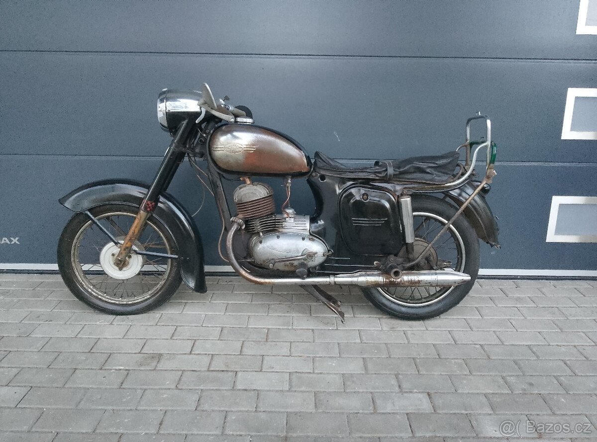 Jawa ČZ 175/356 TP kývačka  ne perak  panelka
