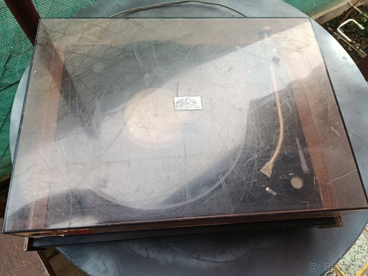 Gramofon Tesla NC 440 elektronic