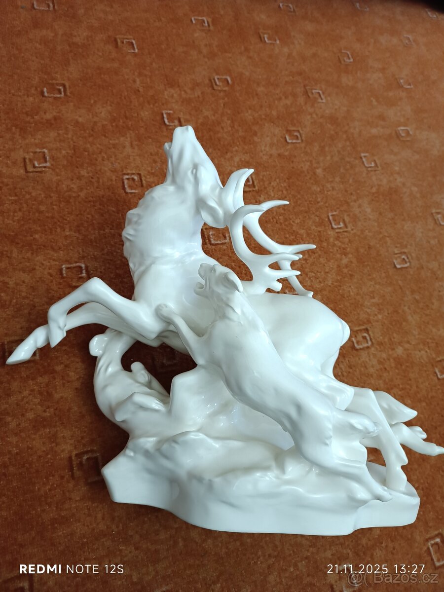 Soška porcelán royal dux štvanice jelen
