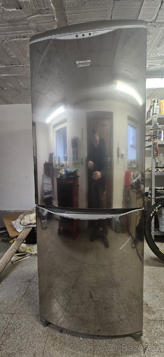 Velká lednice s mrazákem 70 cm šířka