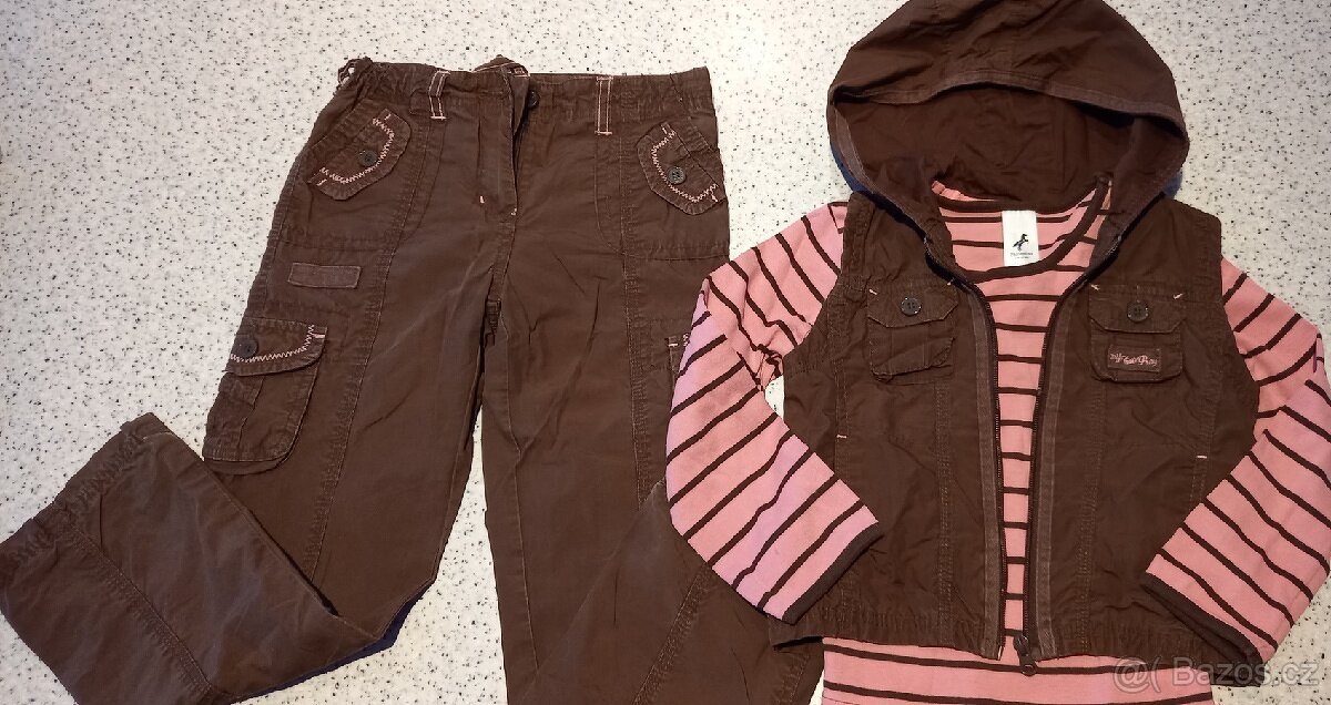 C&A - dívčí souprava (kalhoty, triko,vesta)vel.122