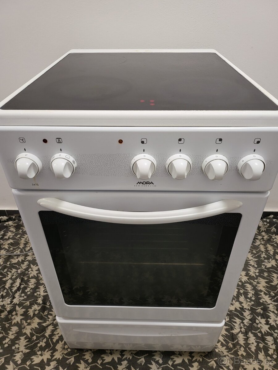 sklokeramický sporák, multifunkční trouba